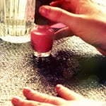 Errores más frecuentes al pintarse las uñas