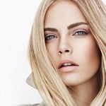 La modelo Cara Delevingne, imagen de los nuevos cosméticos de Yves Saint Laurent