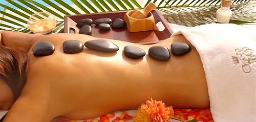 Los beneficios de los masajes con piedras volcánicas