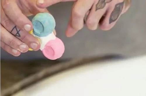 Lo último en belleza e higiene: bomba de baño de fidget spinner