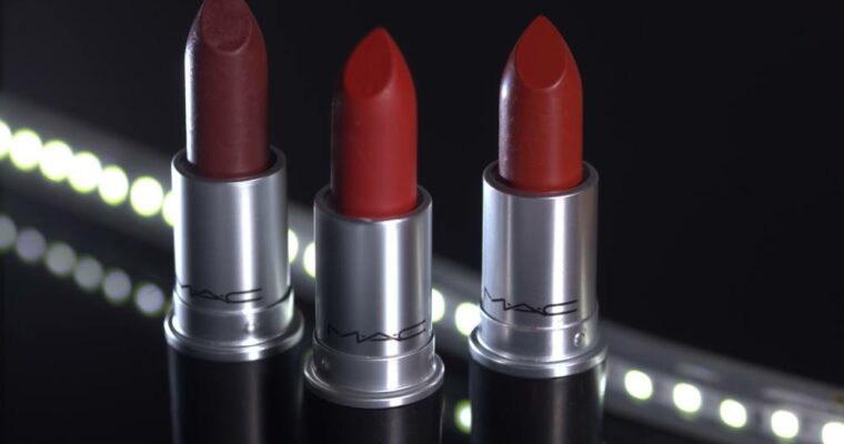 Barras de labios rojas de Mac: Russian Red